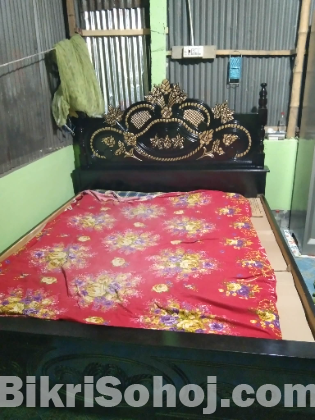 খাট আর ড্রেসিং টেবিল